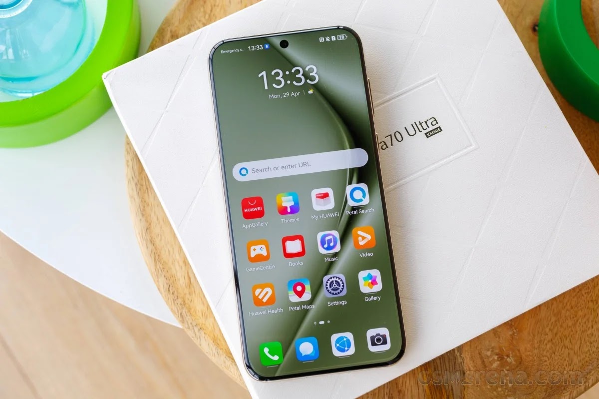 huawei-pura-70-ultra-reviews-and-unboxing-temmy-samuel